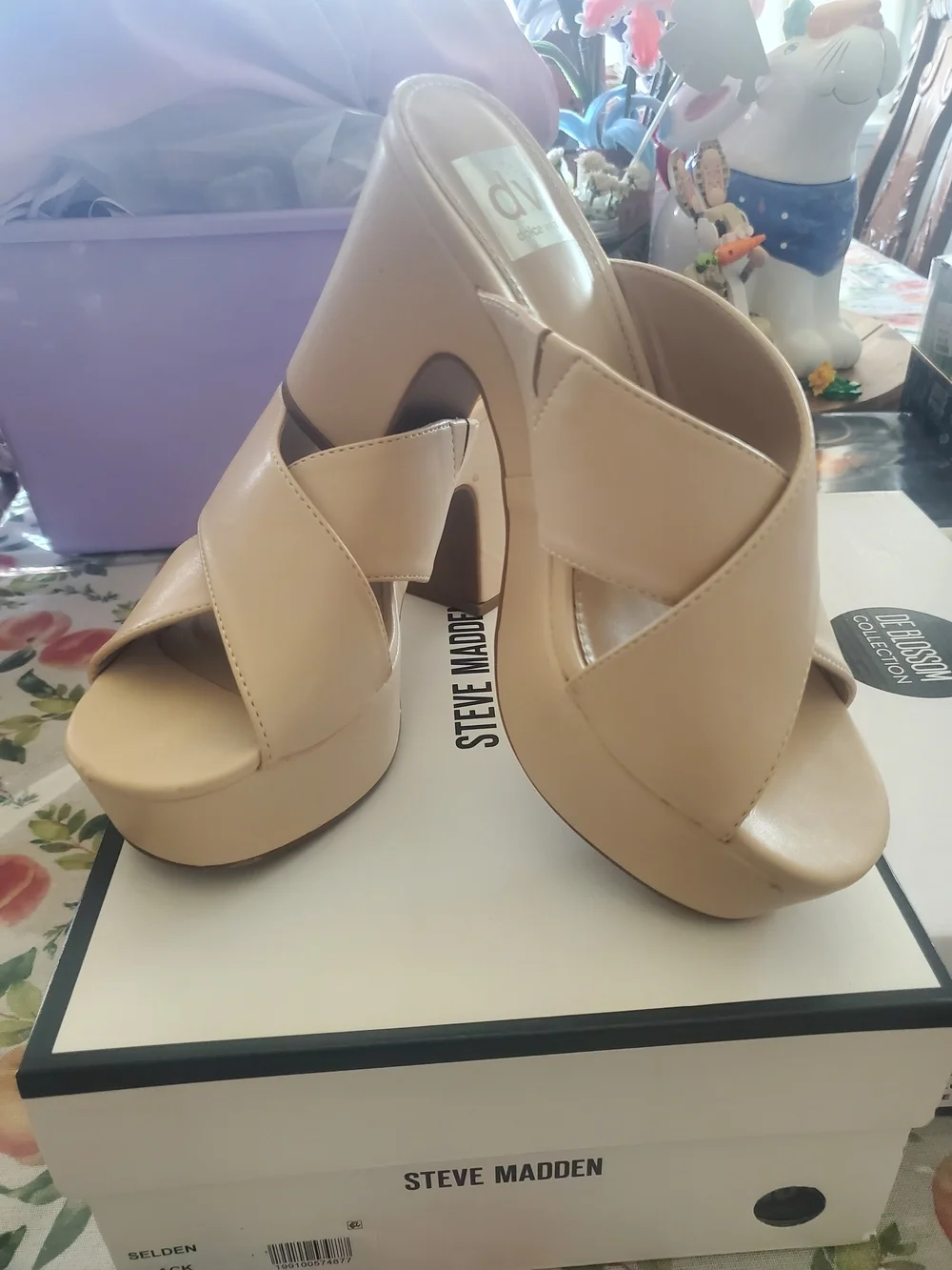 DV Tan Beige Platform Crossover Slide Heels Size 7.5